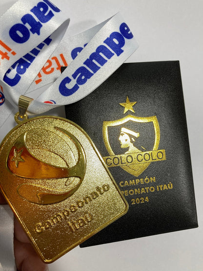 Medalla Campeón 2024 COLO COLO. (Medalla + Caja + 2 Fotos + 1  FotoBook).